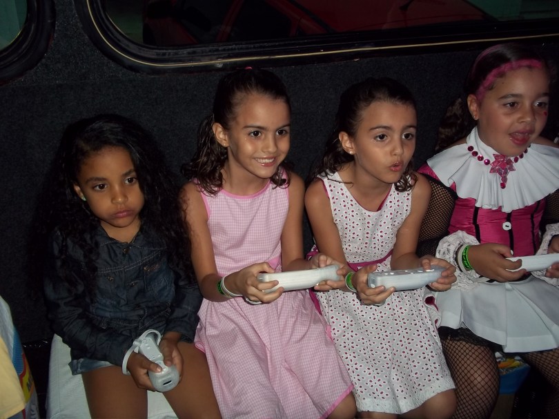 Meninas também adoram jogar