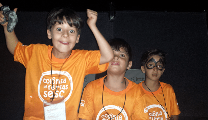 Diversão para colônia de férias