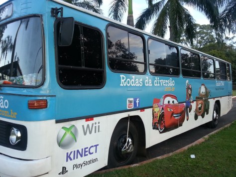Tudo acontece dentro do ônibus com GAMES