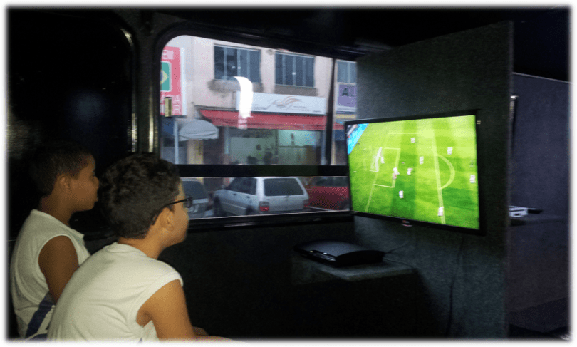 Ônibus com videogames