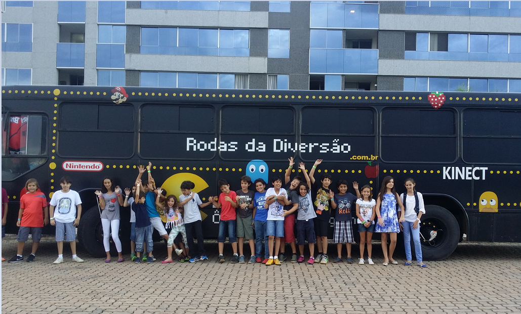 festa-infantil-no-onibus-com-games