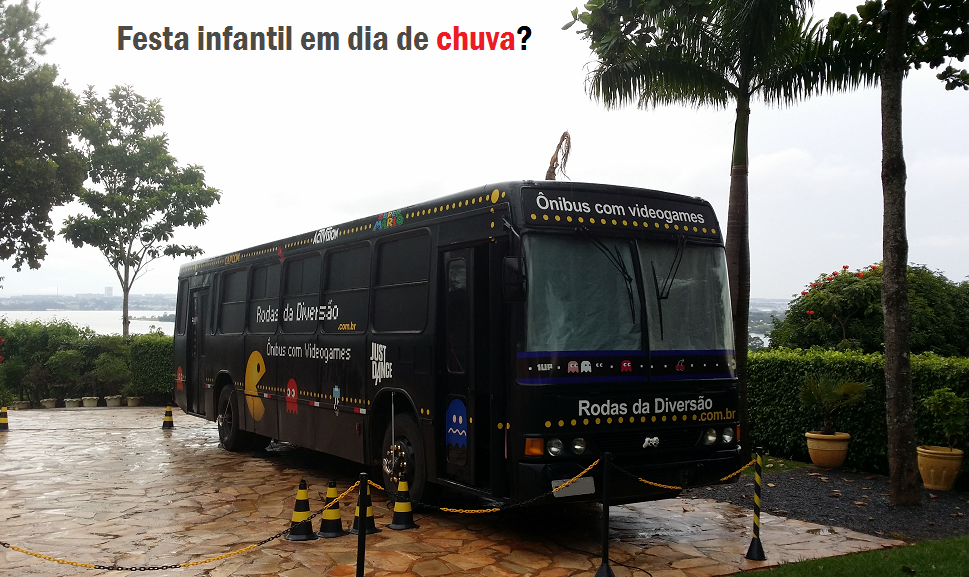Festa infantil em dia de chuva