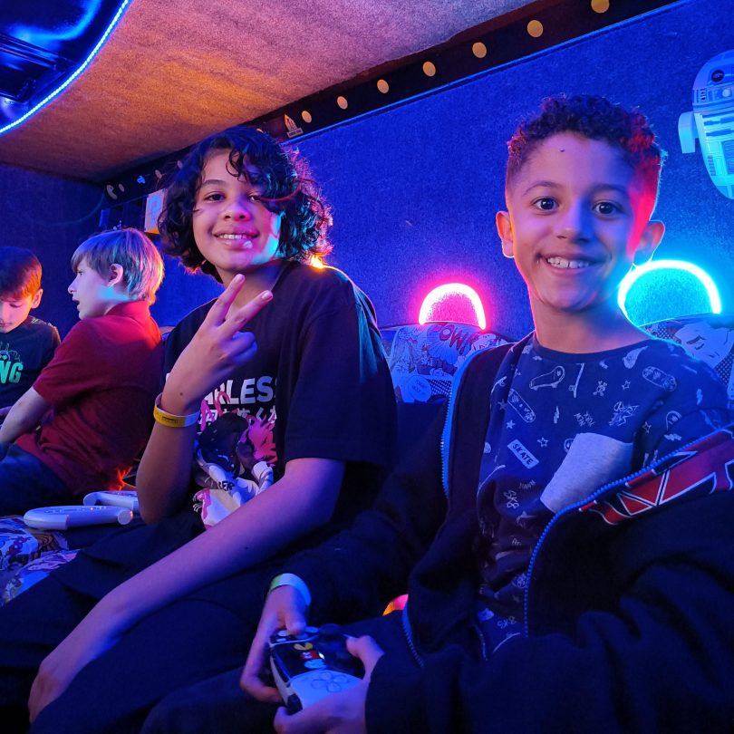 Aniversário no Ônibus com Videogames